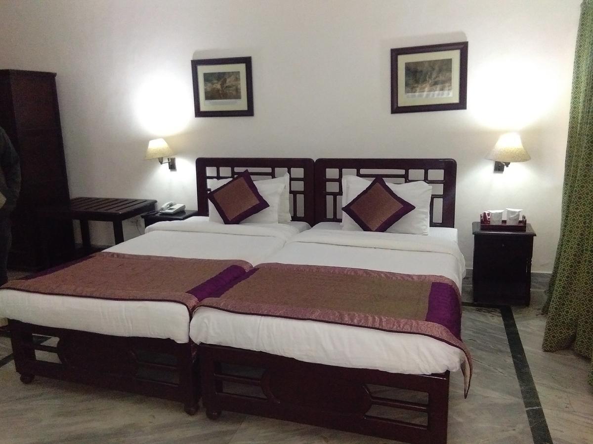 Tiger'S Den Resort Bandhavgarh National Park Phòng bức ảnh